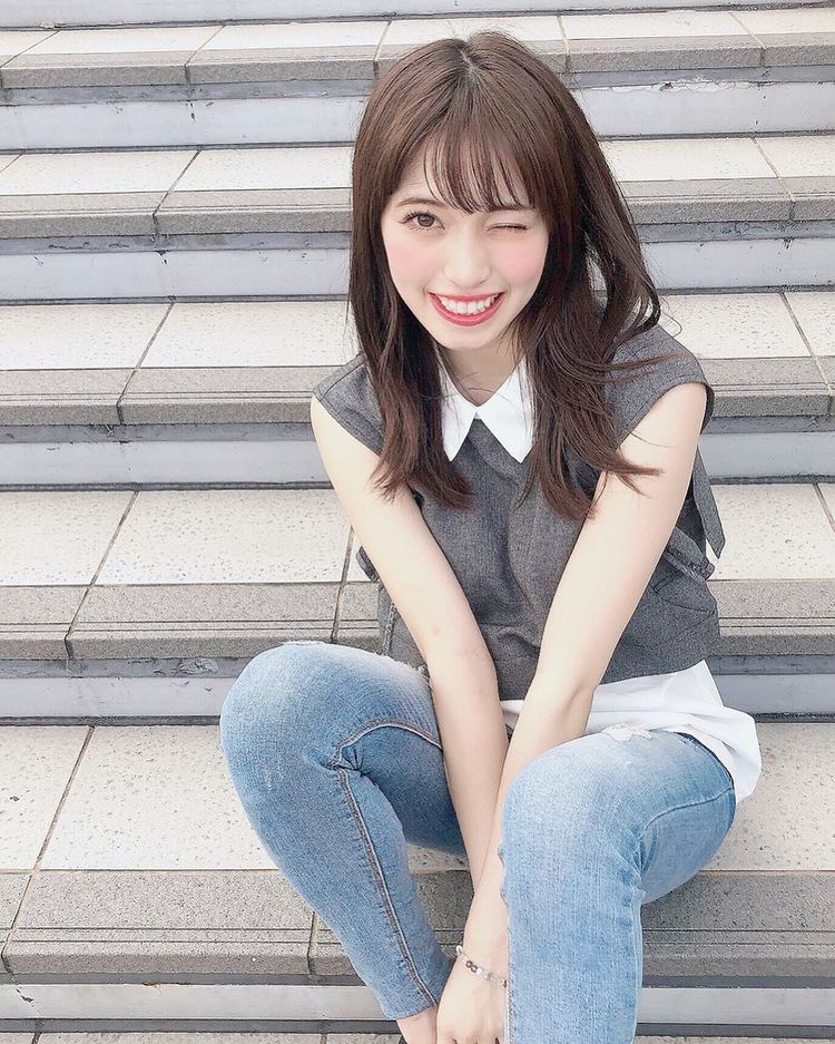 龅牙美女《村岛未悠》写真作品 完美无死角的车灯真的好亮！ - 吾知舍