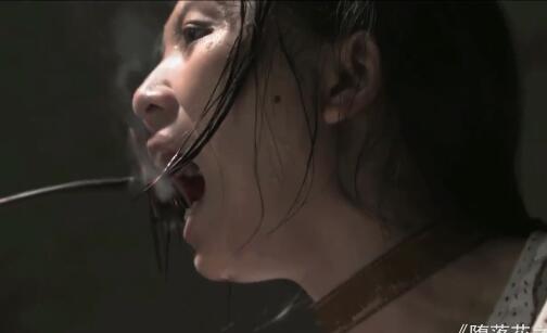 《丧尸大战僵尸》美女带领国产僵尸团灭丧尸 - 吾知舍