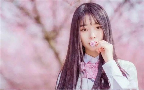 女朋友开玩笑把她惹生气了怎么哄 - 吾知舍