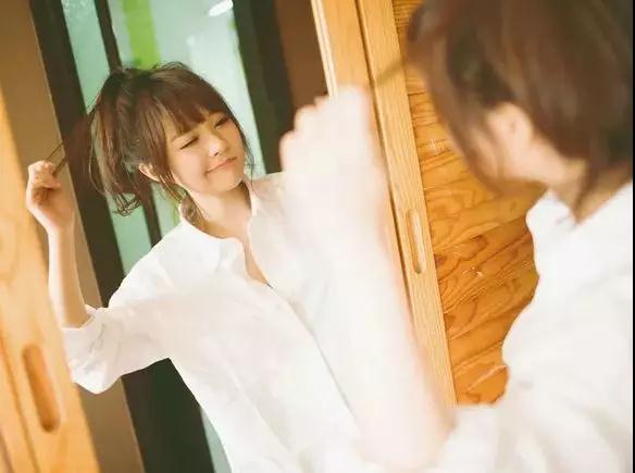 男生炫耀女友的心理 男生为什么炫耀女友 - 吾知舍