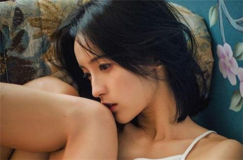 男生说你朋友圈发太多是什么意思 男生会看前女友朋友圈吗 - 吾知舍